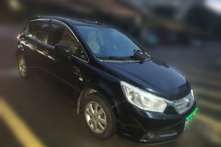 Used Venucia R50 2013 1.6L Manual Fashion Edition Front Right 45 Deg