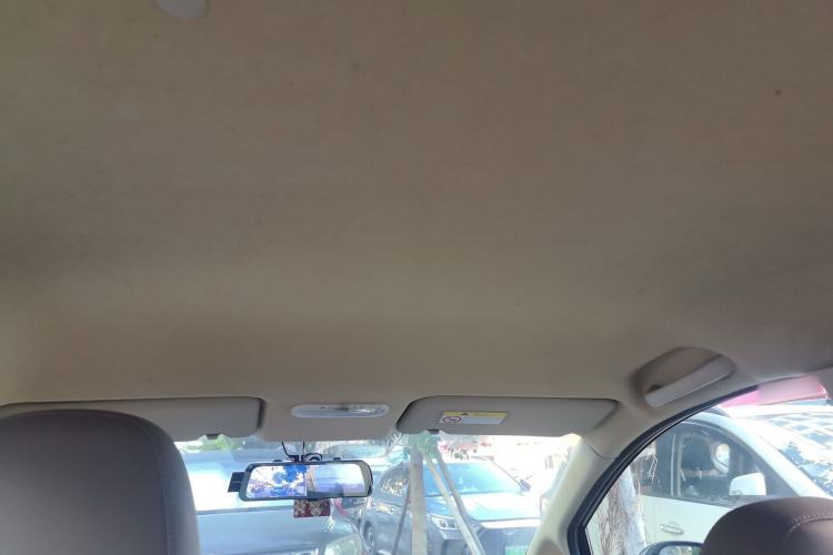 Used Venucia R50 2013 1.6L Manual Fashion Edition Headliner