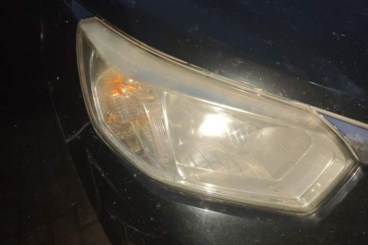 Used Venucia R50 2013 1.6L Manual Fashion Edition Right Front Headlight