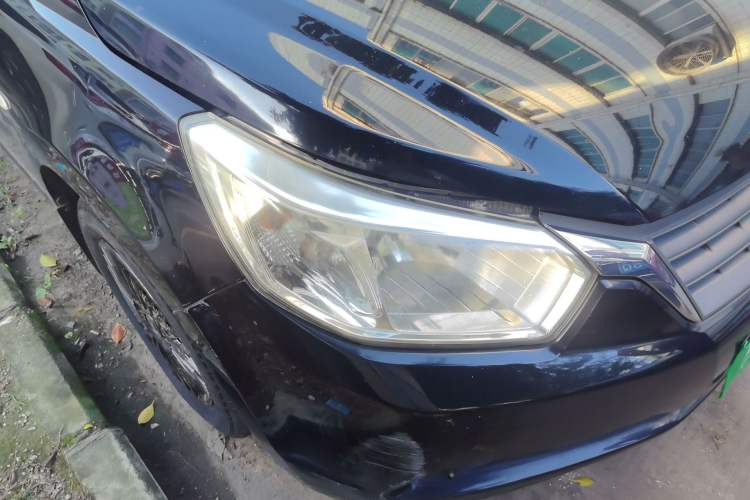 Used Venucia R50 2013 1.6L Manual Fashion Edition Right Front Headlight