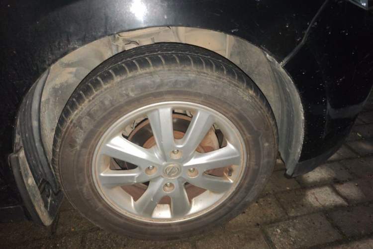 Used Venucia R50 2013 1.6L Manual Fashion Edition Right Front Wheel Hub