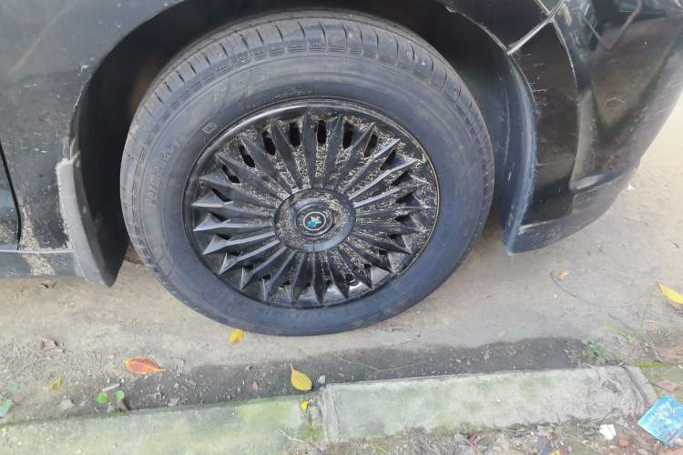 Used Venucia R50 2013 1.6L Manual Fashion Edition Right Front Wheel Hub