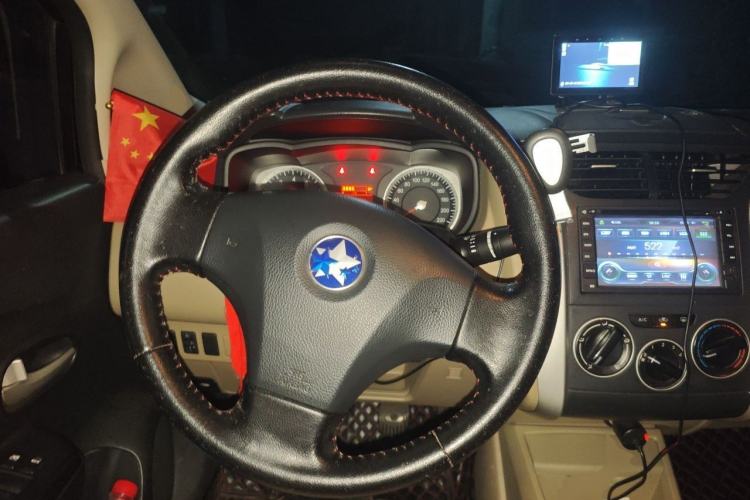 Used Venucia R50 2013 1.6L Manual Fashion Edition Steering Wheel