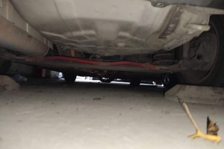 Used Venucia R50 2013 1.6L Automatic Luxury Edition Chassis Rear