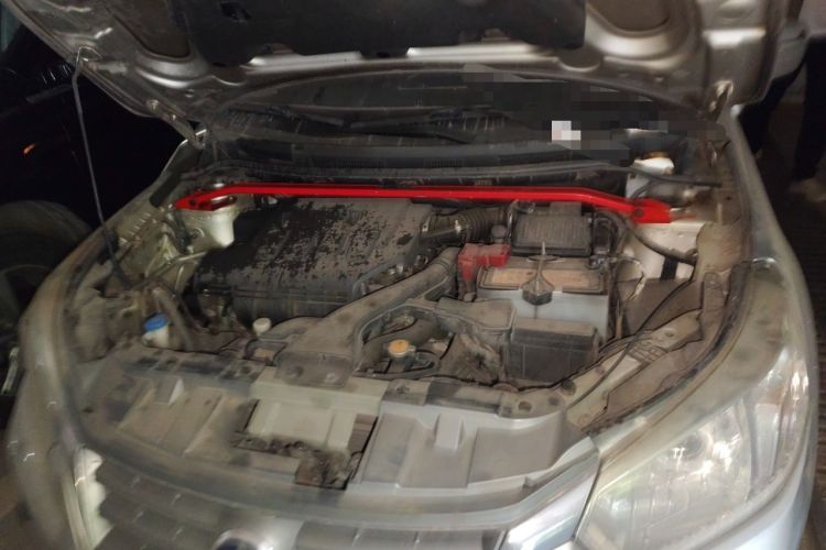 Used Venucia R50 2013 1.6L Automatic Luxury Edition Engine Bay