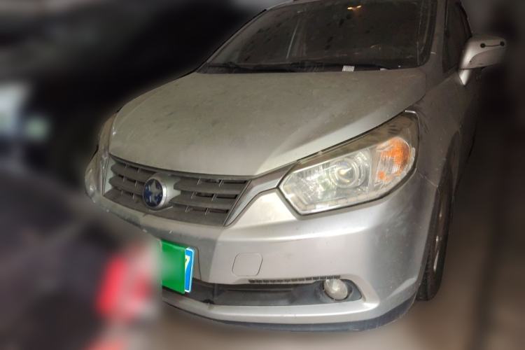 Used Venucia R50 2013 1.6L Automatic Luxury Edition Front