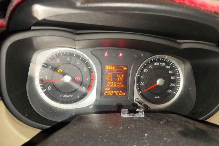 Used Venucia R50 2013 1.6L Automatic Luxury Edition Instrument Cluster