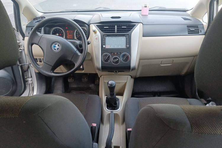 Used Venucia R50 2013 1.6L Manual Fashion Edition Center Console