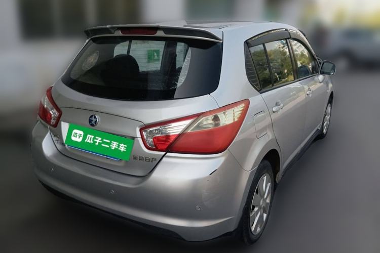 Used Venucia R50 2013 1.6L Manual Fashion Edition Rear Right 45 Deg