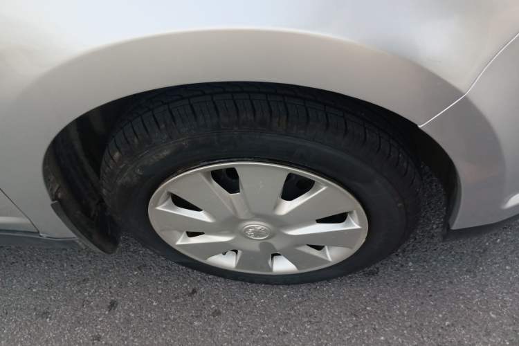 Used Venucia R50 2013 1.6L Manual Fashion Edition Right Front Wheel Hub