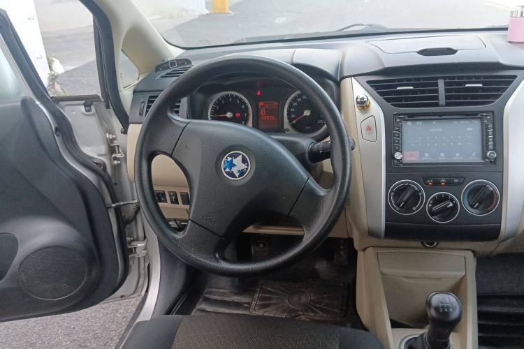Used Venucia R50 2013 1.6L Manual Fashion Edition Steering Wheel