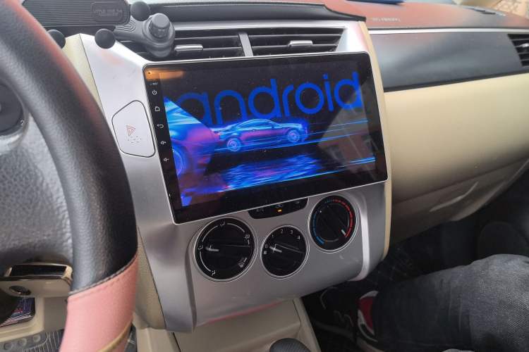 Used Venucia R50 2013 1.6L Automatic Luxury Edition Audio And AC Panel
