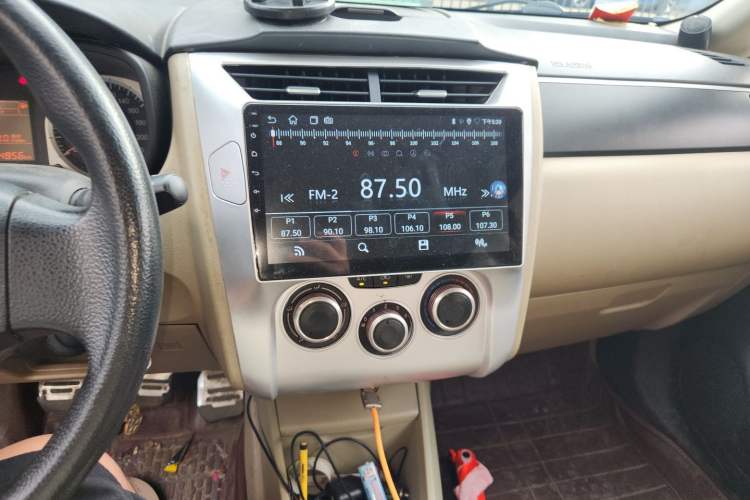 Used Venucia R50 2013 1.6L Manual Luxury Edition Audio And AC Panel