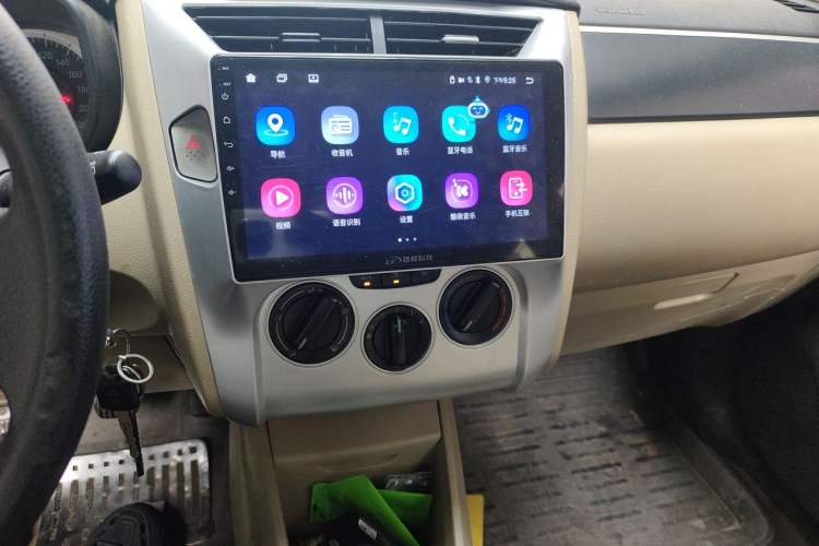 Used Venucia R50 2013 1.6L Manual Luxury Edition Audio And AC Panel