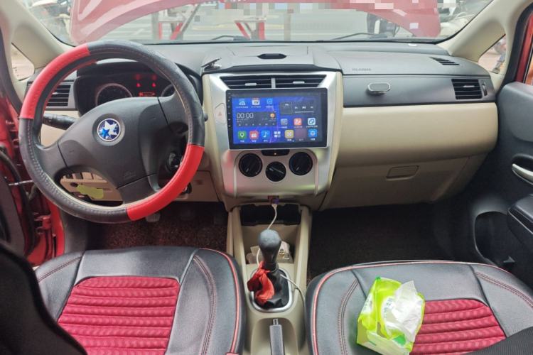 Used Venucia R50 2013 1.6L Manual Fashion Edition Center Console