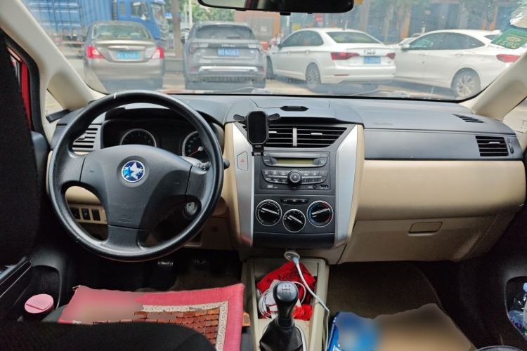 Used Venucia R50 2013 1.6L Manual Fashion Edition Center Console