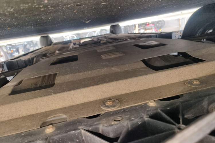 Used Venucia R50 2013 1.6L Automatic Fashion Edition Chassis Front