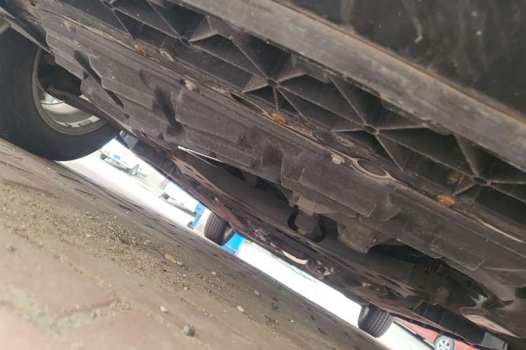Used Venucia R50 2013 1.6L Manual Version with Beidou Navigation Chassis Front
