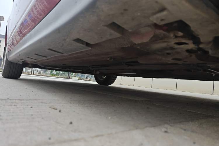 Used Venucia R50 2013 1.6L Manual Fashion Edition Chassis Front Right