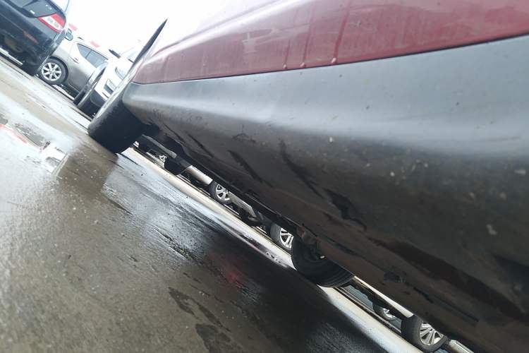 Used Venucia R50 2013 1.6L Manual Fashion Edition Chassis Front Right