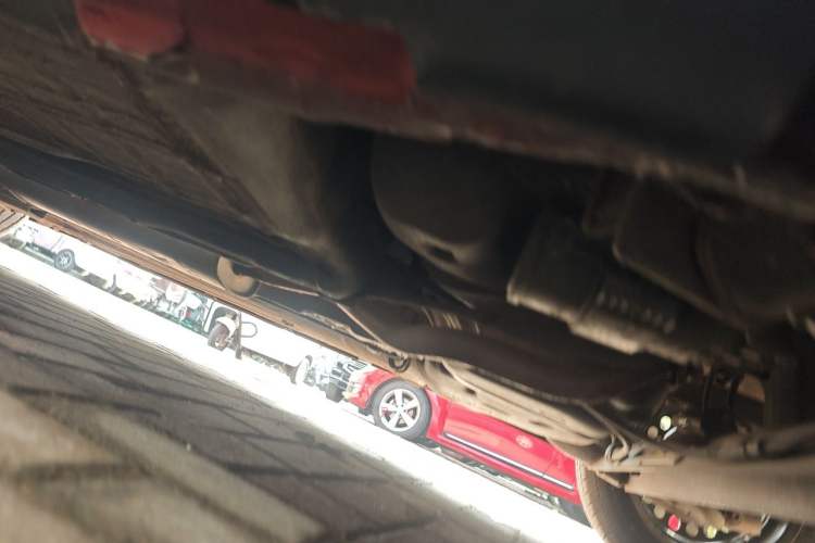 Used Venucia R50 2013 1.6L Automatic Fashion Edition Chassis Rear Left