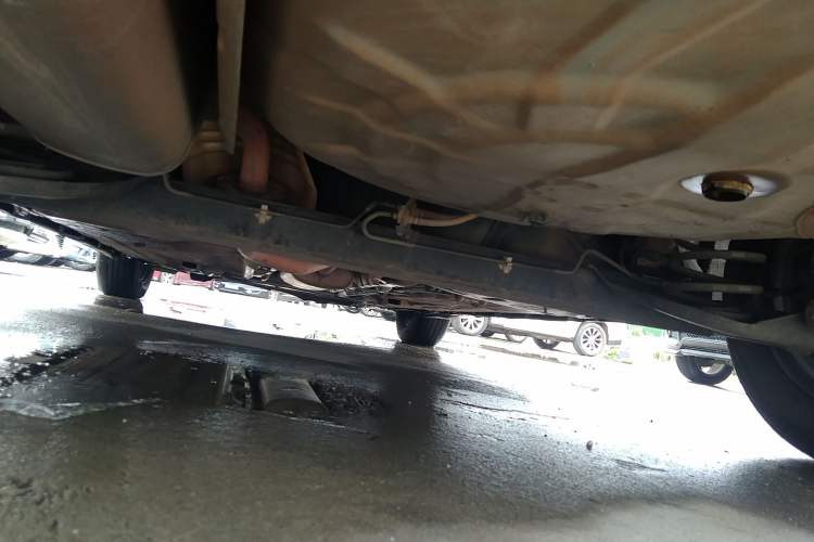 Used Venucia R50 2013 1.6L Manual Fashion Edition Chassis Rear