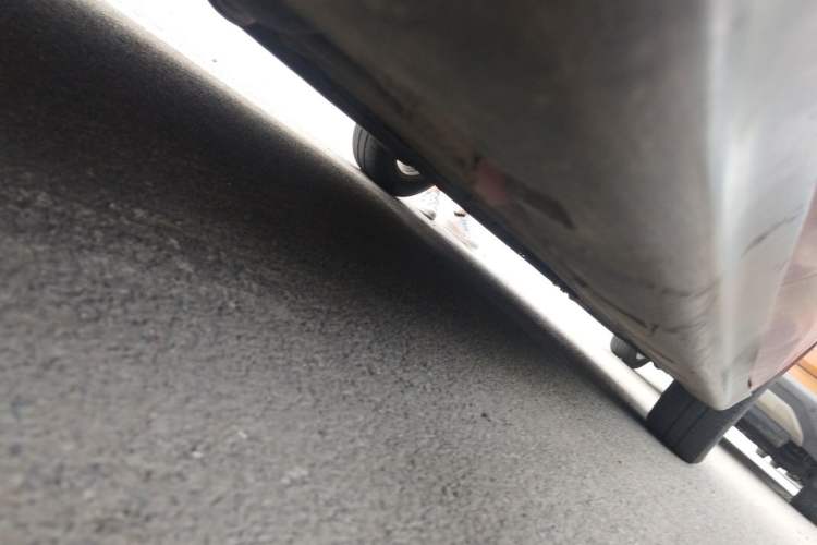 Used Venucia R50 2013 1.6L Manual Fashion Edition Chassis Rear Right