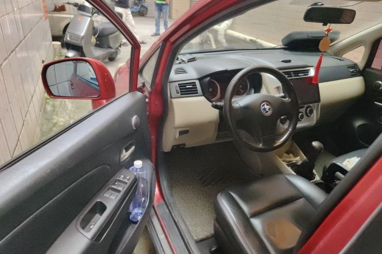 Used Venucia R50 2013 1.6L Manual Fashion Edition Driver Seat
