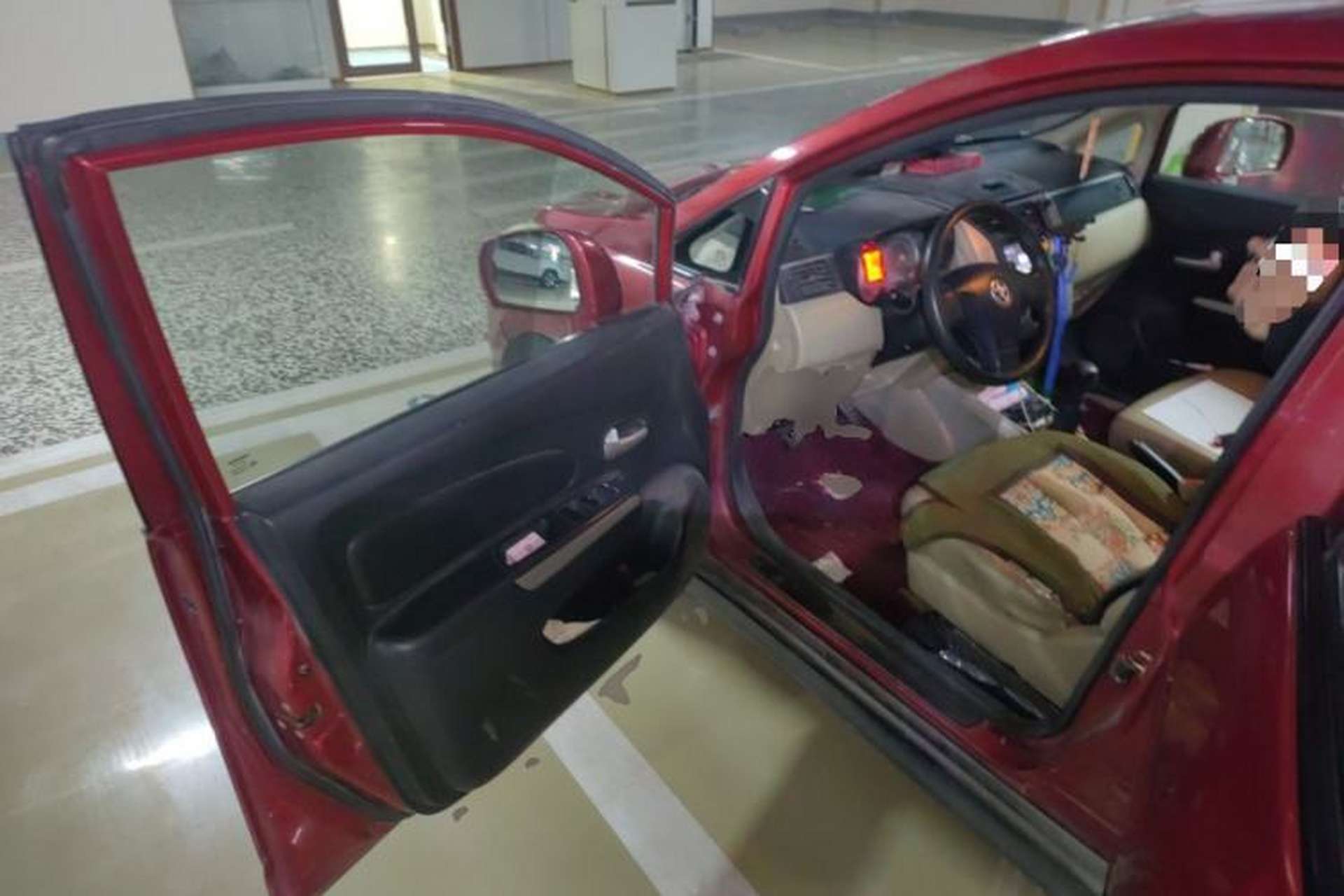 Used Venucia R50 2013 1.6L Manual Luxury Edition Driver Seat