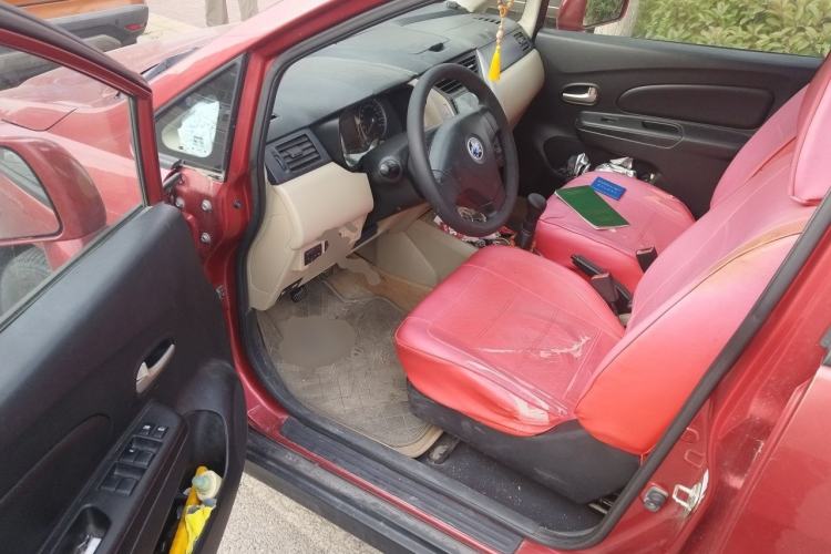 Used Venucia R50 2013 1.6L Manual Fashion Edition Driver Seat