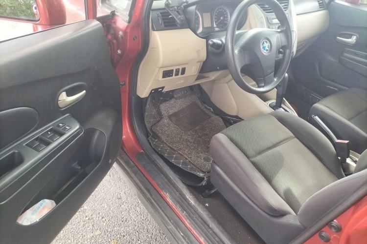 Used Venucia R50 2013 1.6L Automatic Fashion Edition Driver Seat