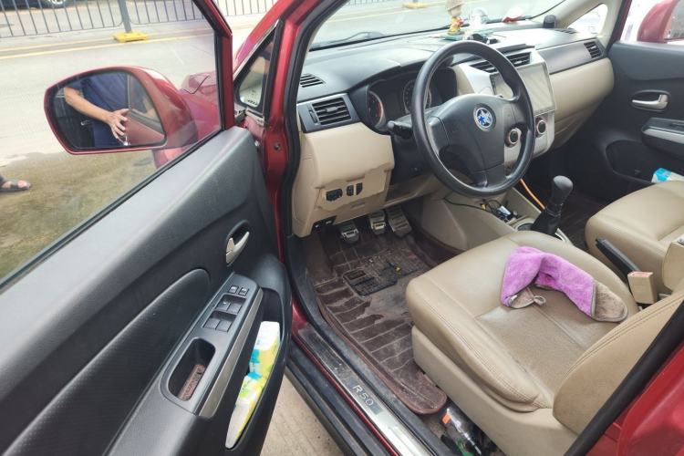 Used Venucia R50 2013 1.6L Manual Luxury Edition Driver Seat