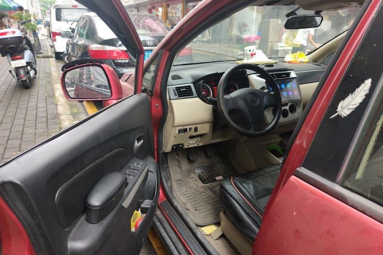 Used Venucia R50 2013 1.6L Manual Luxury Edition Driver Seat