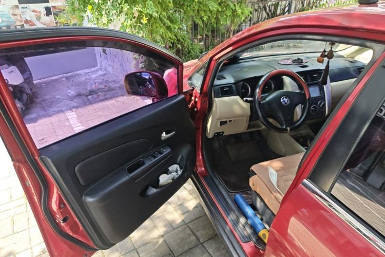 Used Venucia R50 2013 1.6L Manual Fashion Edition Driver Seat