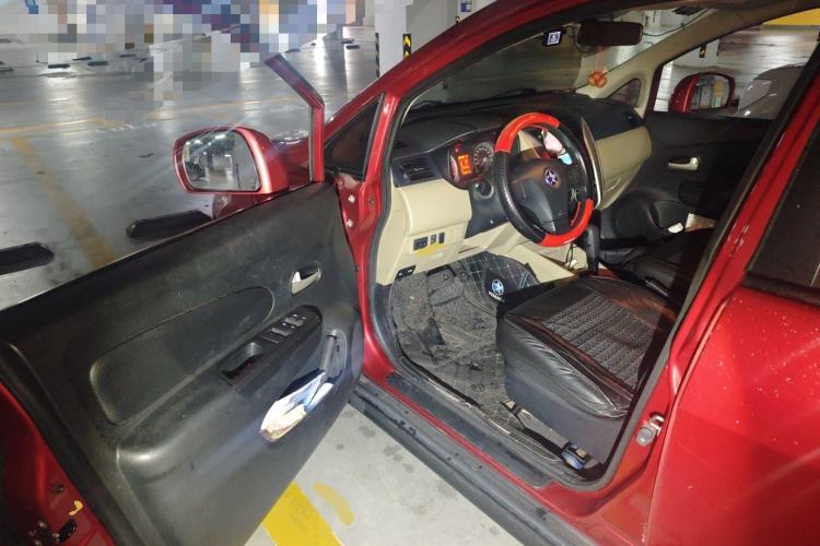 Used Venucia R50 2013 1.6L Automatic Fashion Edition Driver Seat