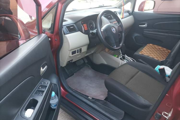 Used Venucia R50 2013 1.6L Automatic Fashion Edition Driver Seat