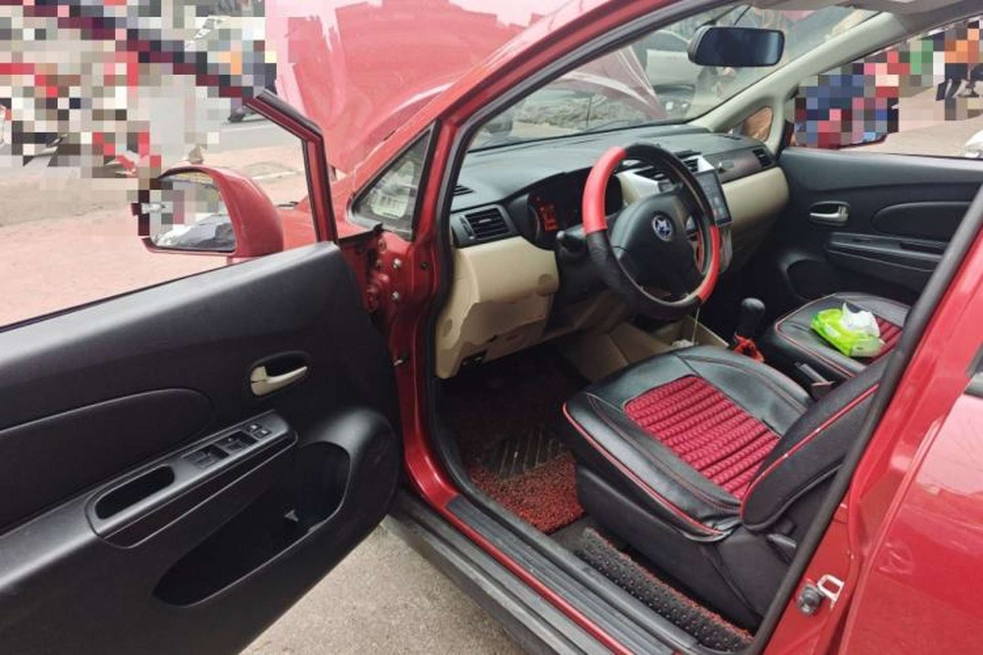 Used Venucia R50 2013 1.6L Manual Fashion Edition Driver Seat