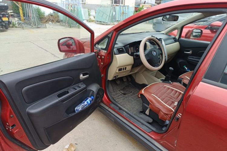 Used Venucia R50 2013 1.6L Manual Fashion Edition Driver Seat