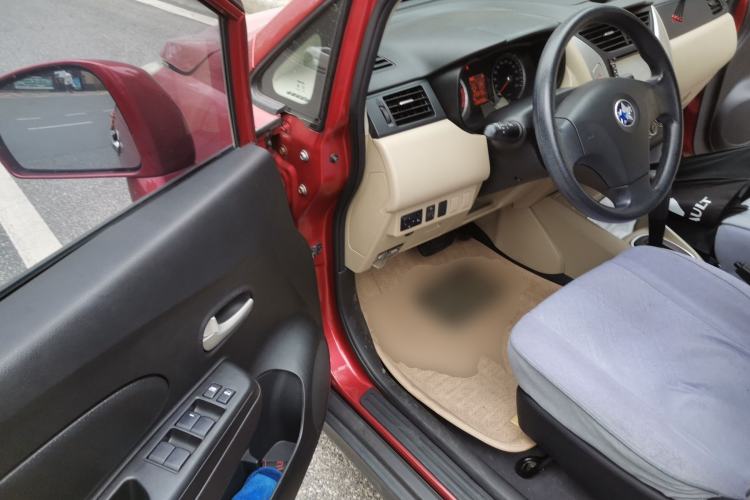 Used Venucia R50 2013 1.6L Automatic Fashion Edition Driver Seat
