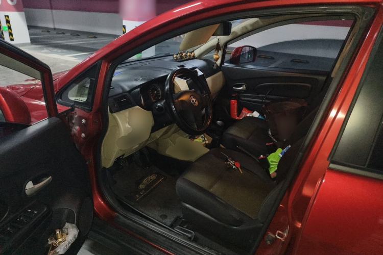 Used Venucia R50 2013 1.6L Manual Fashion Edition Driver Seat