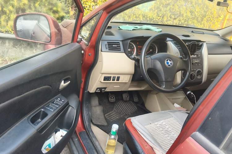 Used Venucia R50 2013 1.6L Manual Fashion Edition Driver Seat