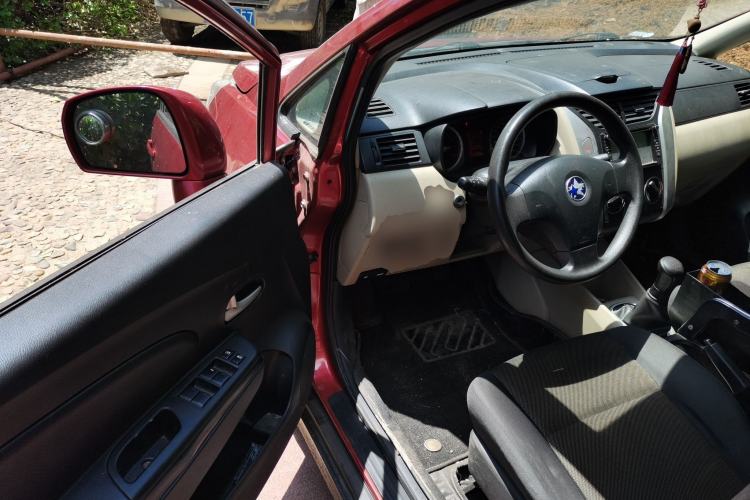 Used Venucia R50 2013 1.6L Manual Fashion Edition Driver Seat