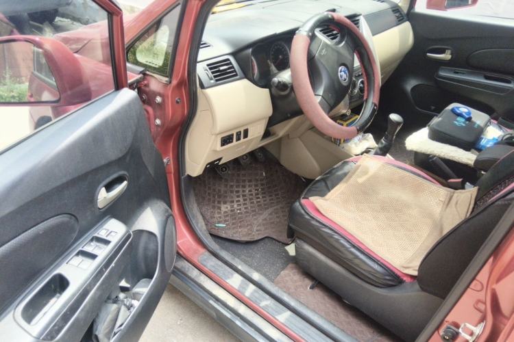 Used Venucia R50 2013 1.6L Manual Fashion Edition Driver Seat