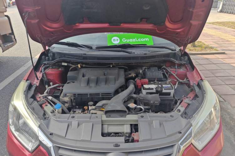 Used Venucia R50 2013 1.6L Automatic Fashion Edition Engine Bay