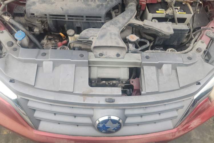Used Venucia R50 2013 1.6L Manual Luxury Edition Engine Bay