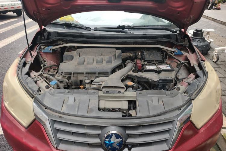 Used Venucia R50 2013 1.6L Manual Luxury Edition Engine Bay