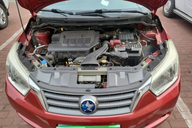 Used Venucia R50 2013 1.6L Manual Version with Beidou Navigation Engine Bay