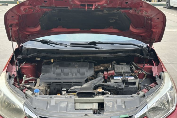 Used Venucia R50 2013 1.6L Manual Fashion Edition Engine Bay
