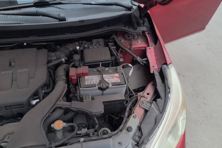 Used Venucia R50 2013 1.6L Automatic Luxury Edition Engine Bay Left