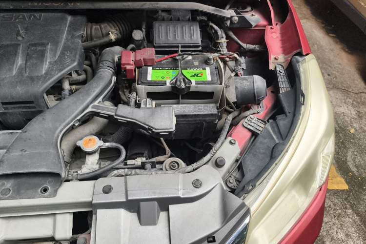Used Venucia R50 2013 1.6L Automatic Fashion Edition Engine Bay Left